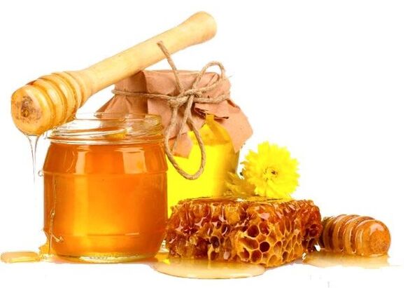 Honey in a man's daily diet helps to increase potency