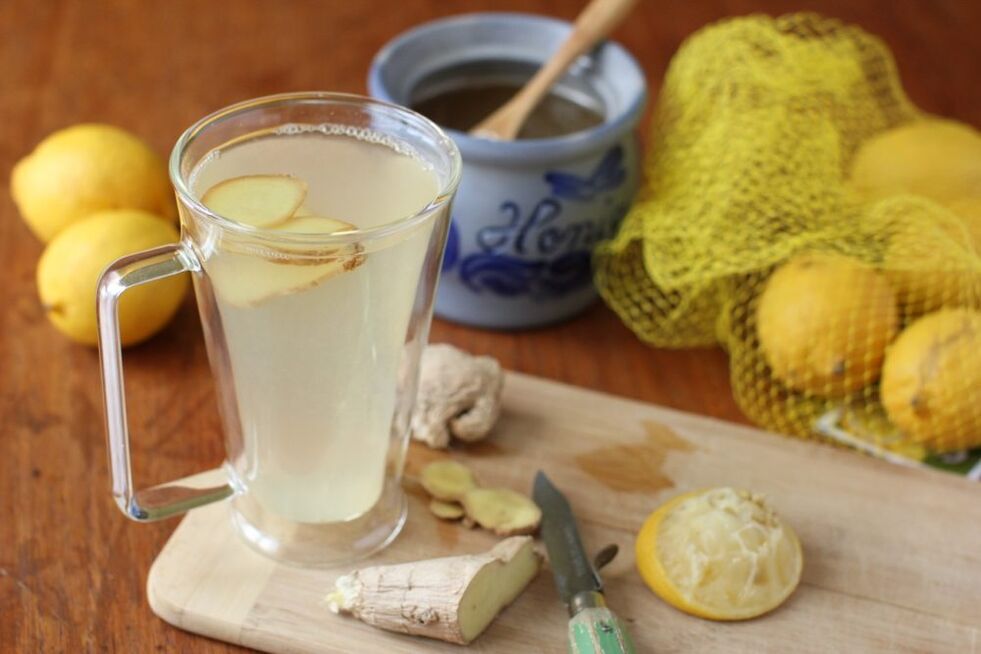 Ginger lemon juice with honey and lemon juice